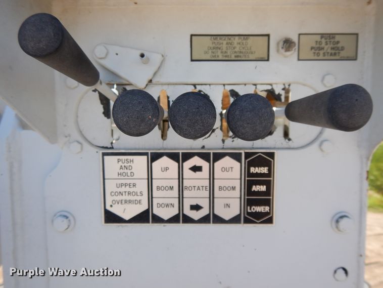 image for item DF5202 1996 Ford F450 Super Duty  bucket truck