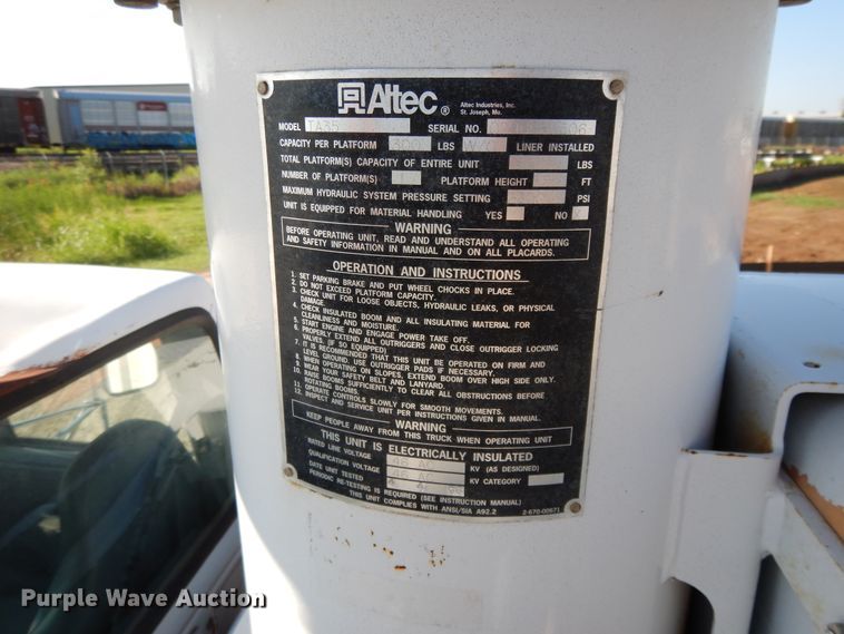 image for item DF5202 1996 Ford F450 Super Duty  bucket truck