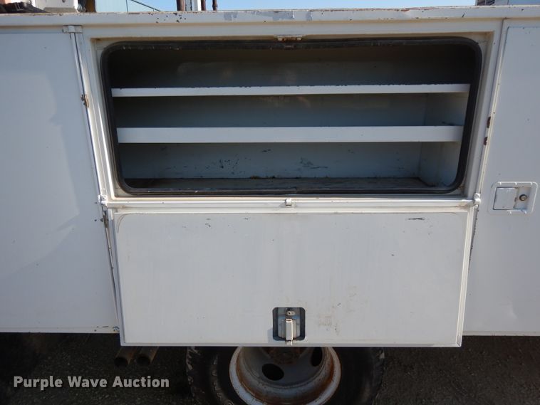 image for item DF5202 1996 Ford F450 Super Duty  bucket truck