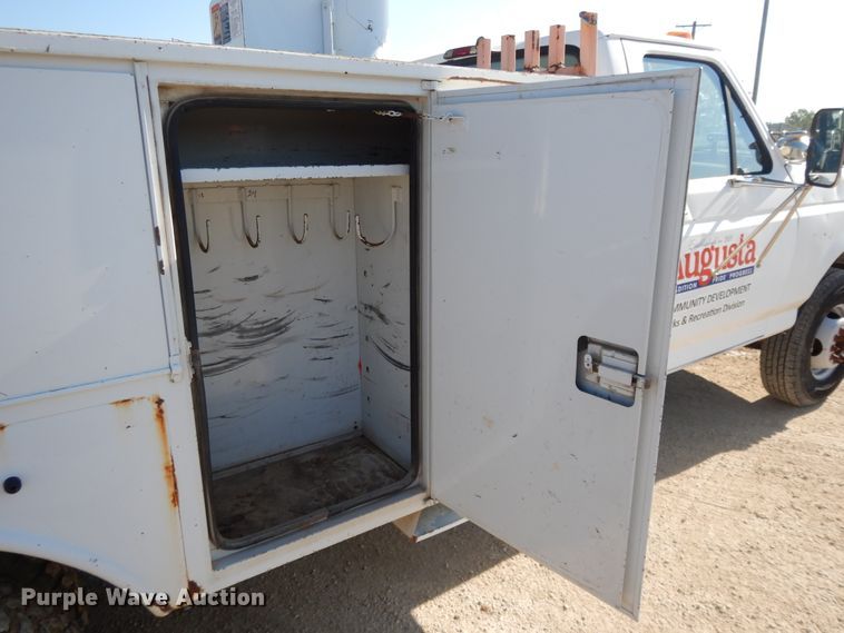 image for item DF5202 1996 Ford F450 Super Duty  bucket truck