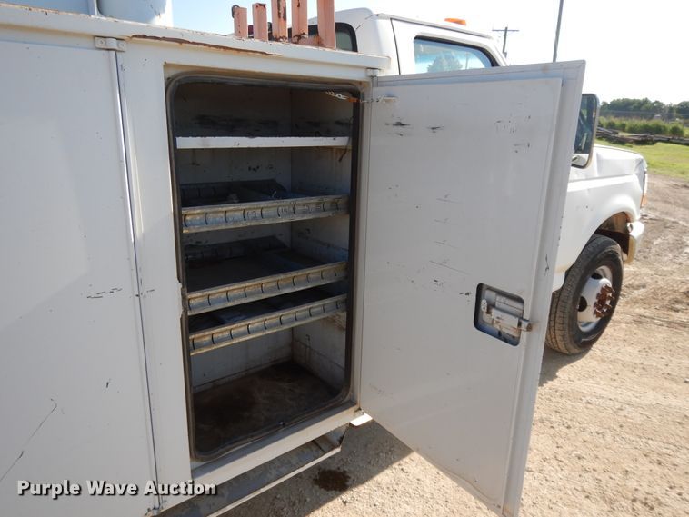 image for item DF5202 1996 Ford F450 Super Duty  bucket truck