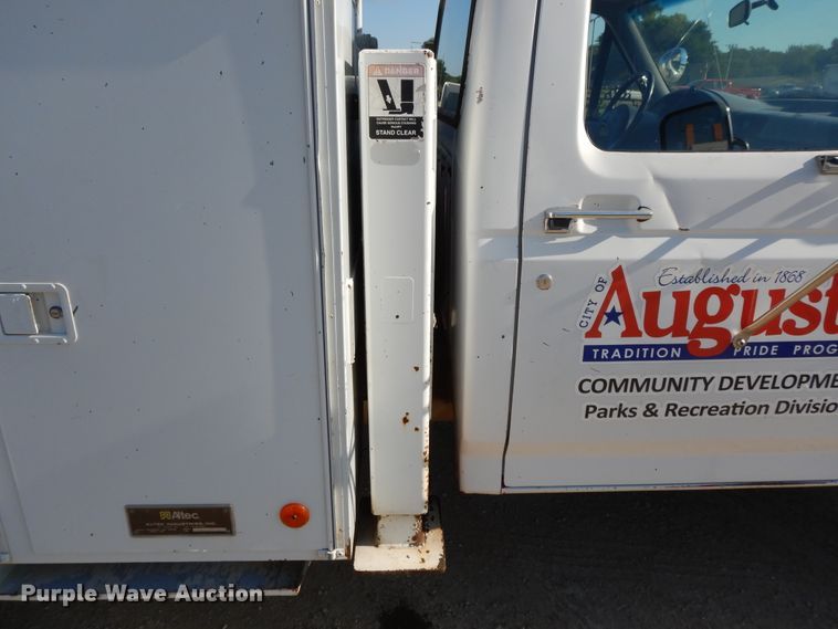 image for item DF5202 1996 Ford F450 Super Duty  bucket truck
