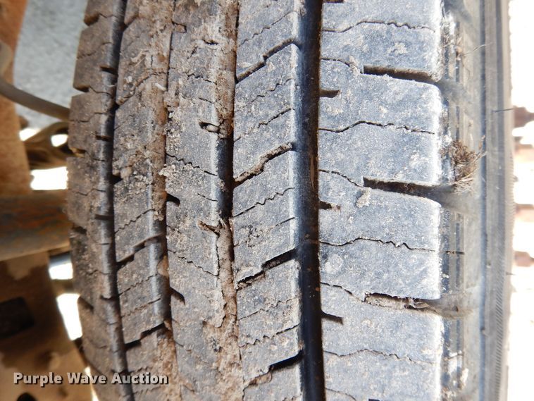 image for item DF5202 1996 Ford F450 Super Duty  bucket truck