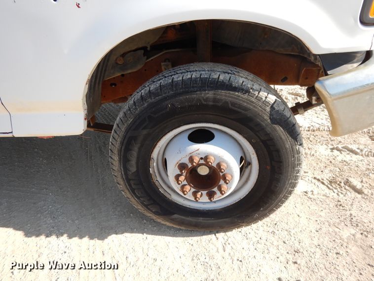 image for item DF5202 1996 Ford F450 Super Duty  bucket truck