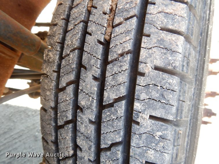 image for item DF5202 1996 Ford F450 Super Duty  bucket truck