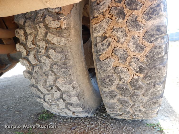 image for item DF5202 1996 Ford F450 Super Duty  bucket truck