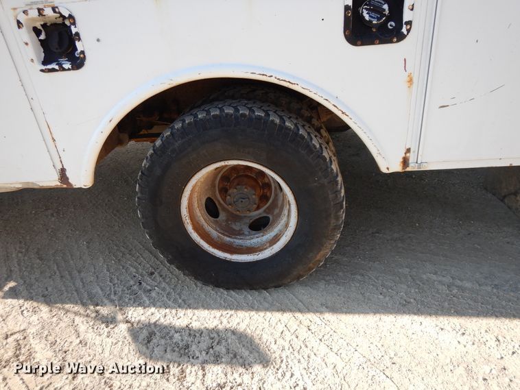 image for item DF5202 1996 Ford F450 Super Duty  bucket truck