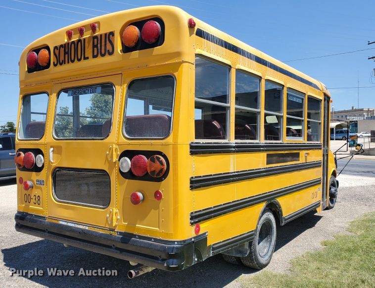 image for item DF5585 2000 Chevrolet Express 3500  Blue Bird school bus