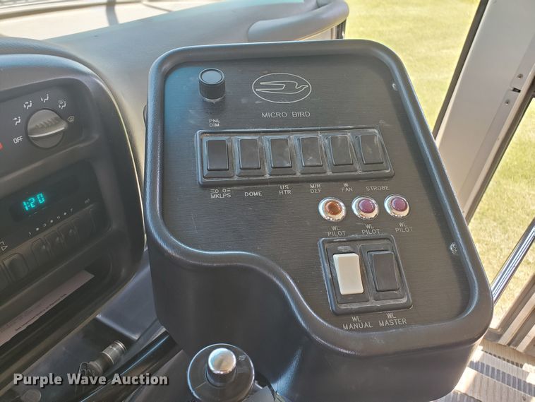 image for item DF5585 2000 Chevrolet Express 3500  Blue Bird school bus