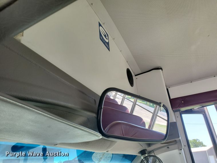 image for item DF5585 2000 Chevrolet Express 3500  Blue Bird school bus