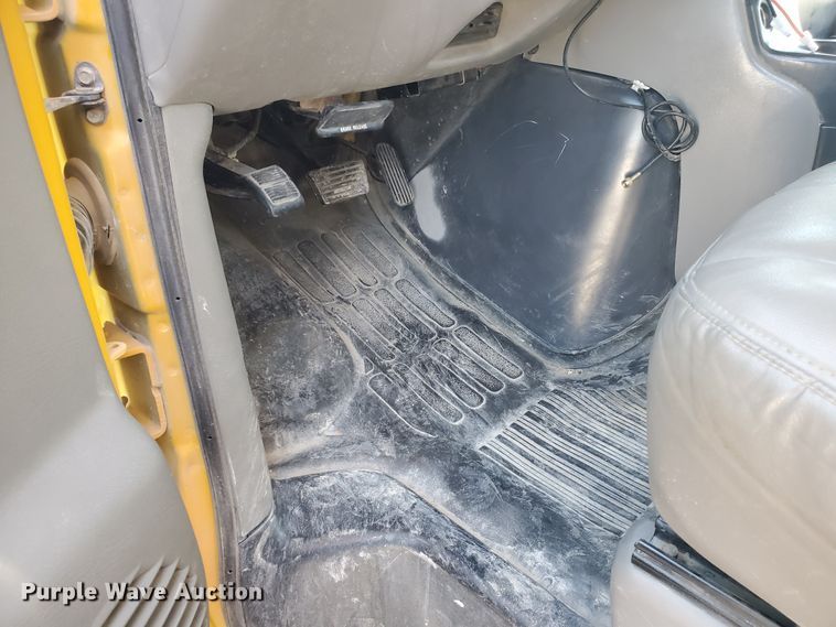 image for item DF5585 2000 Chevrolet Express 3500  Blue Bird school bus