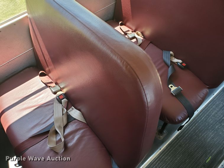 image for item DF5585 2000 Chevrolet Express 3500  Blue Bird school bus