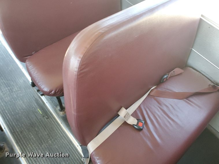 image for item DF5585 2000 Chevrolet Express 3500  Blue Bird school bus