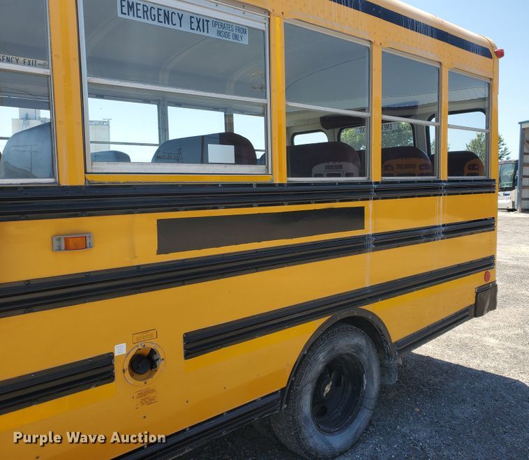 image for item DF5585 2000 Chevrolet Express 3500  Blue Bird school bus