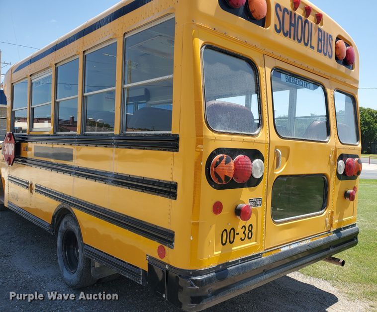 image for item DF5585 2000 Chevrolet Express 3500  Blue Bird school bus