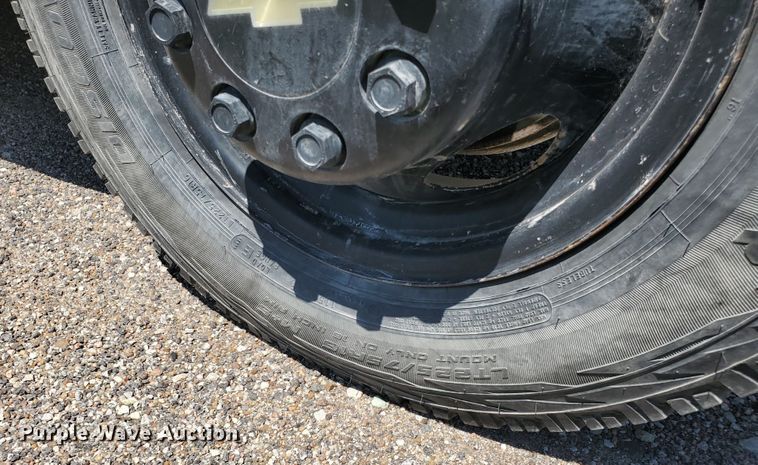 image for item DF5585 2000 Chevrolet Express 3500  Blue Bird school bus