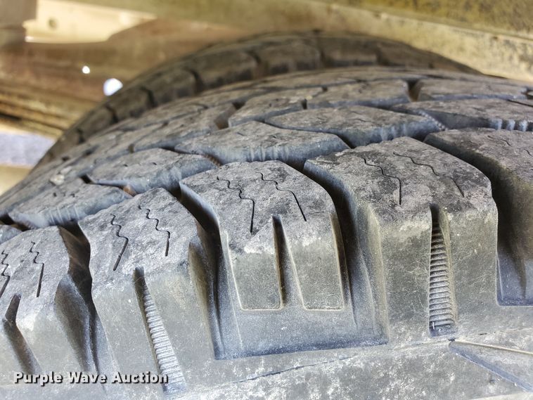 image for item DF5585 2000 Chevrolet Express 3500  Blue Bird school bus