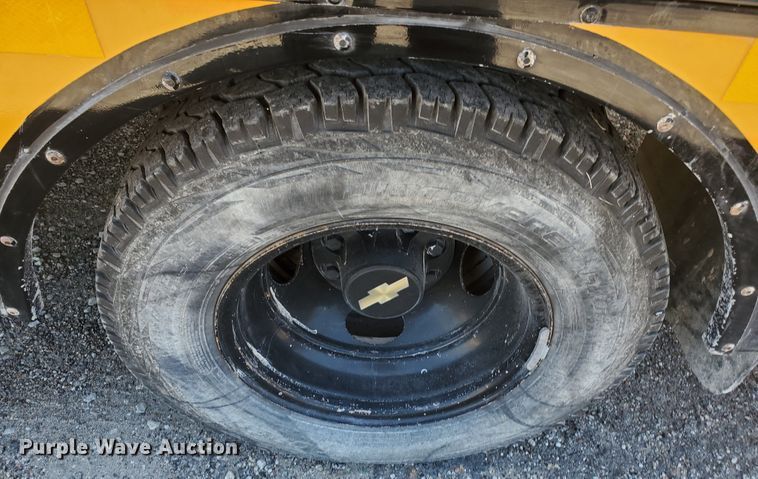 image for item DF5585 2000 Chevrolet Express 3500  Blue Bird school bus