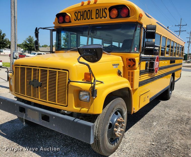 image for item DF5586 2000 Chevrolet  Blue Bird school bus