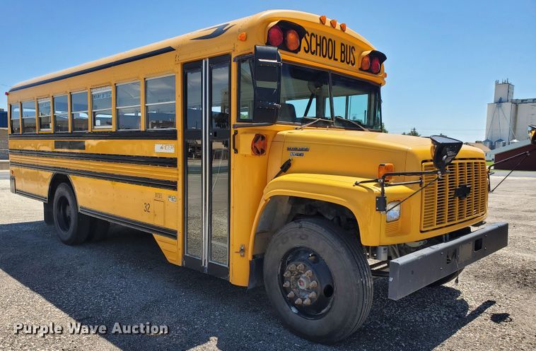 image for item DF5586 2000 Chevrolet  Blue Bird school bus