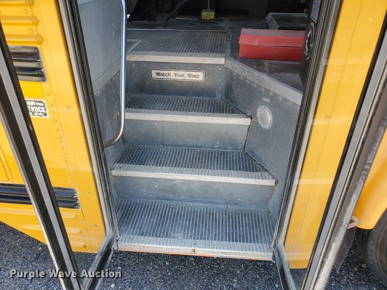 image for item DF5586 2000 Chevrolet  Blue Bird school bus