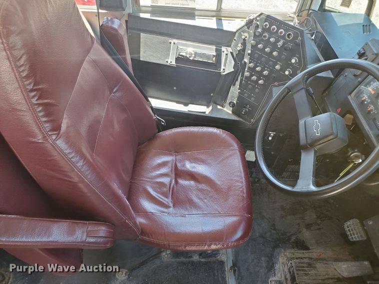 image for item DF5586 2000 Chevrolet  Blue Bird school bus