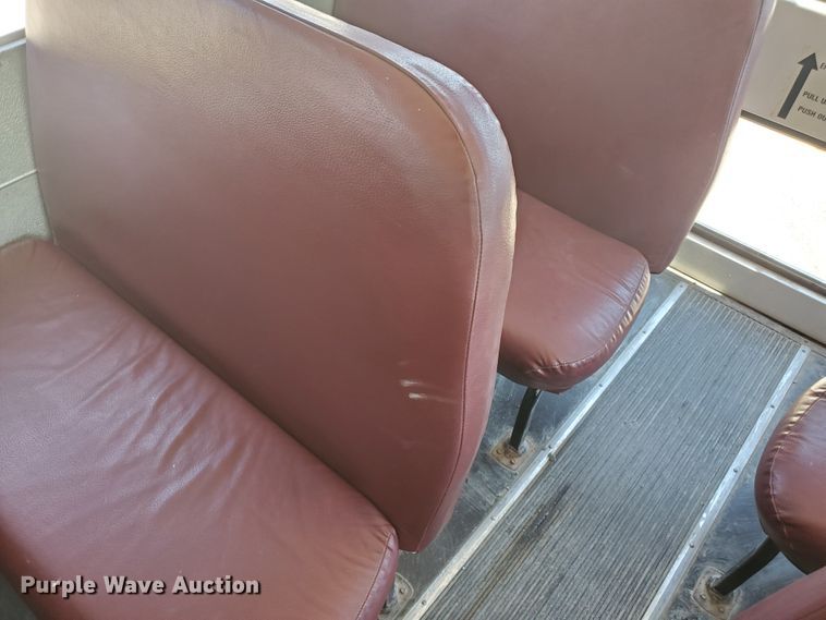 image for item DF5586 2000 Chevrolet  Blue Bird school bus