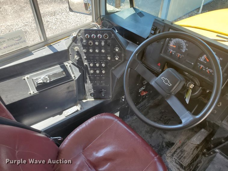 image for item DF5586 2000 Chevrolet  Blue Bird school bus