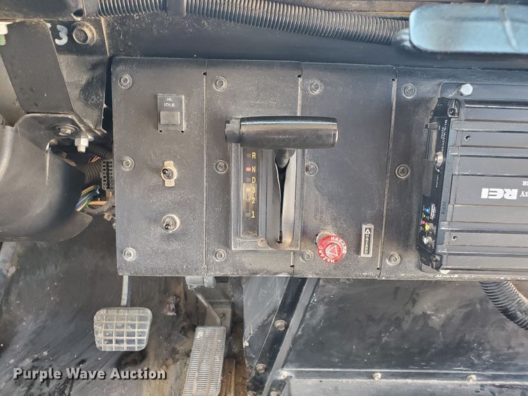 image for item DF5586 2000 Chevrolet  Blue Bird school bus