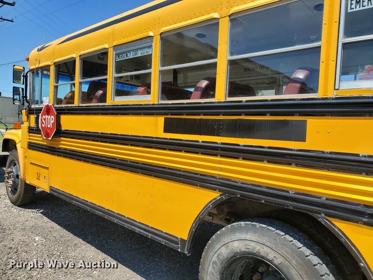 image for item DF5586 2000 Chevrolet  Blue Bird school bus