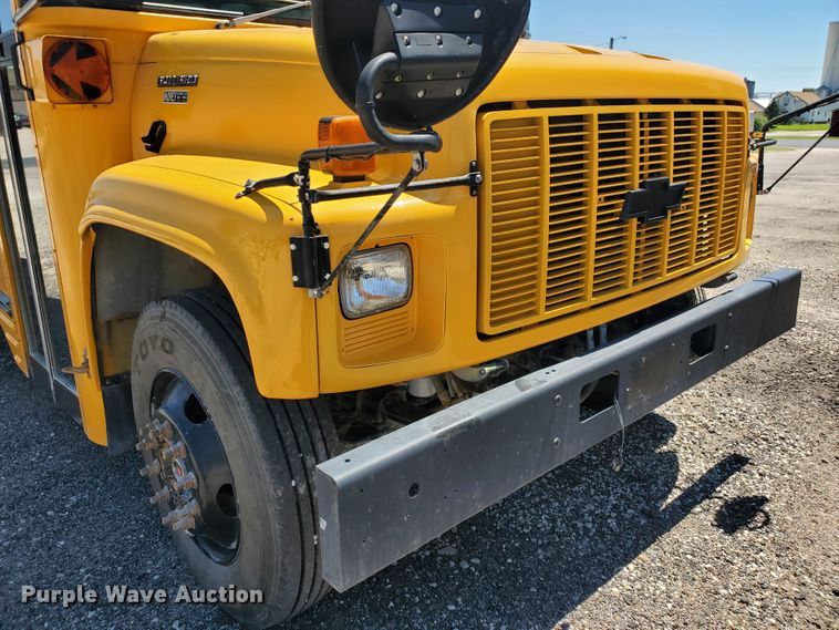 image for item DF5586 2000 Chevrolet  Blue Bird school bus