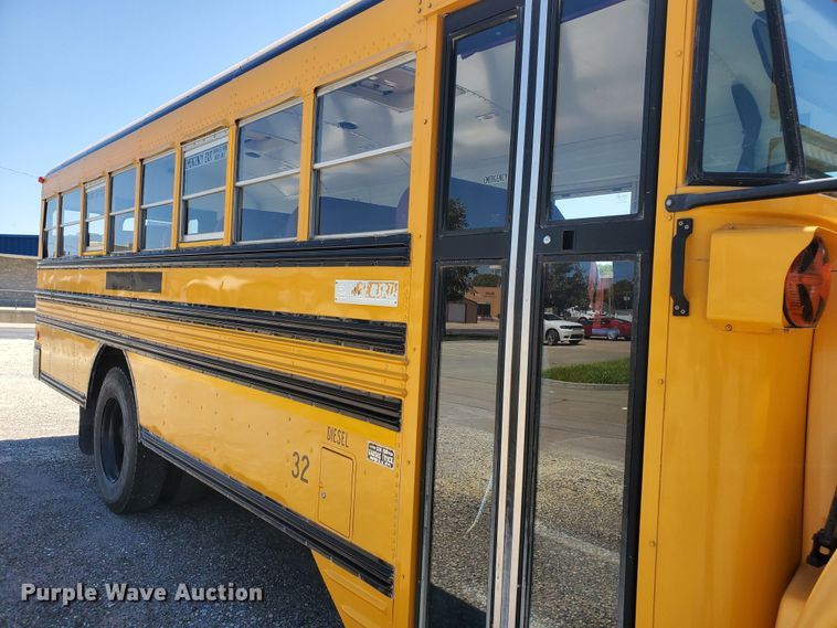 image for item DF5586 2000 Chevrolet  Blue Bird school bus