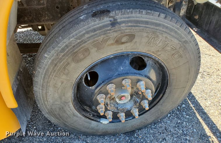 image for item DF5586 2000 Chevrolet  Blue Bird school bus