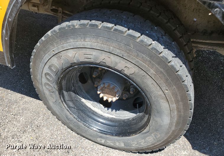 image for item DF5586 2000 Chevrolet  Blue Bird school bus