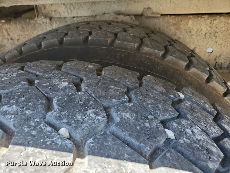 image for item DF5586 2000 Chevrolet  Blue Bird school bus