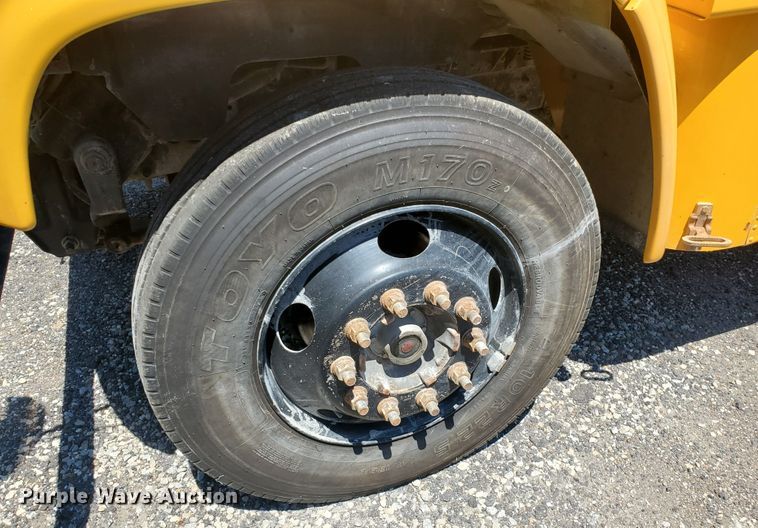 image for item DF5586 2000 Chevrolet  Blue Bird school bus