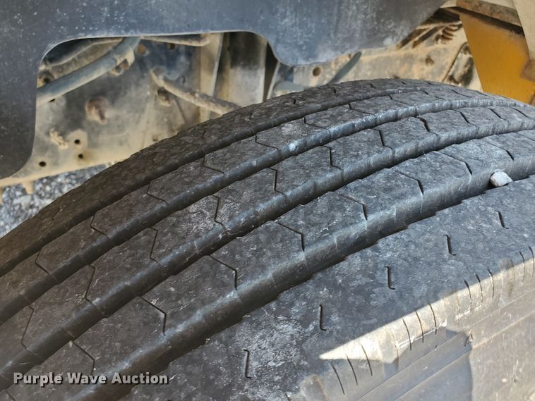 image for item DF5586 2000 Chevrolet  Blue Bird school bus