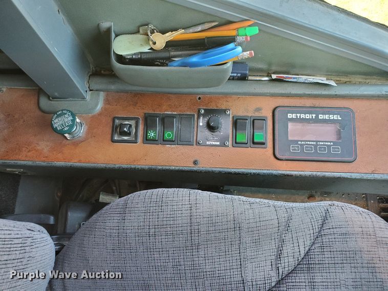 image for item DF5587 2001 Van Hool C2045  coach bus