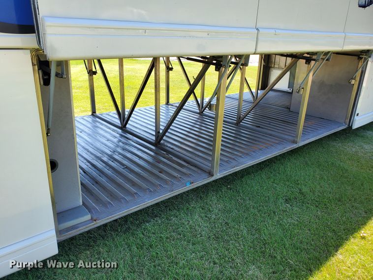 image for item DF5587 2001 Van Hool C2045  coach bus