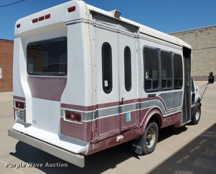 image for item DF5588 1993 Ford Econoline E350  StarTrans shuttle bus