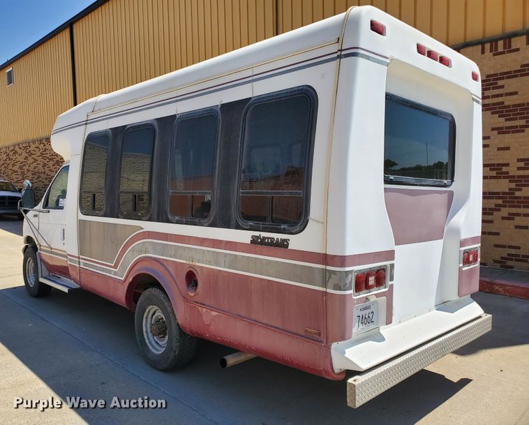 image for item DF5588 1993 Ford Econoline E350  StarTrans shuttle bus