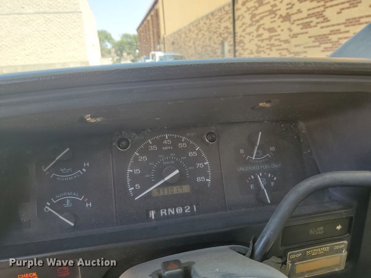 image for item DF5588 1993 Ford Econoline E350  StarTrans shuttle bus