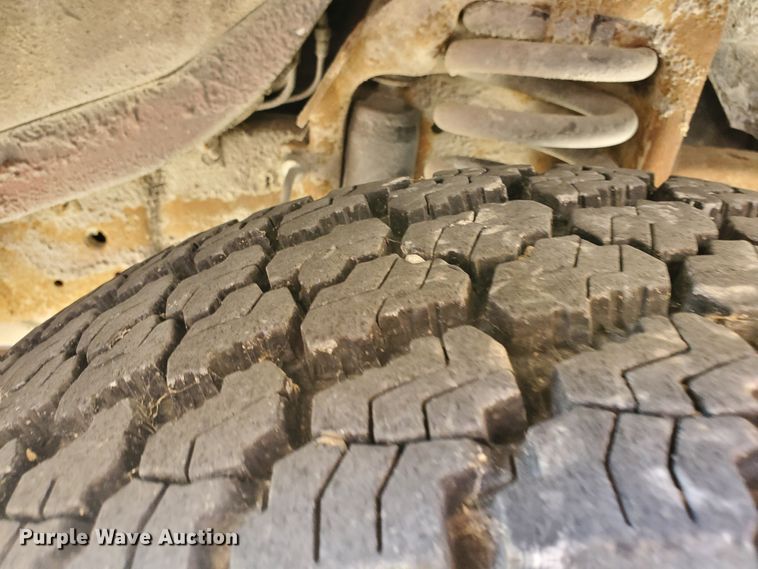 image for item DF5588 1993 Ford Econoline E350  StarTrans shuttle bus