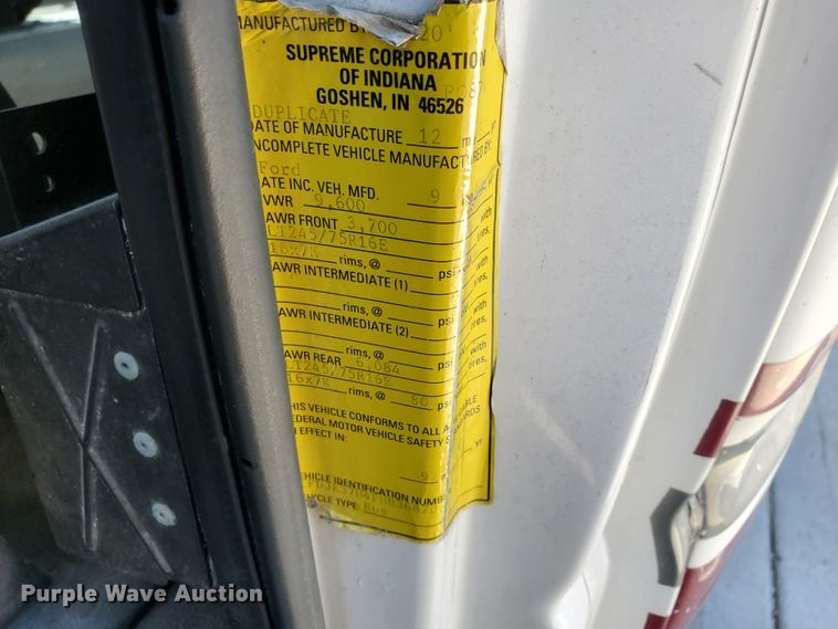 image for item DF5588 1993 Ford Econoline E350  StarTrans shuttle bus