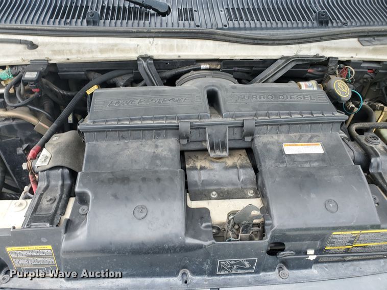 image for item DF7532 2000 Ford Econoline E450 Super Duty  ambulance