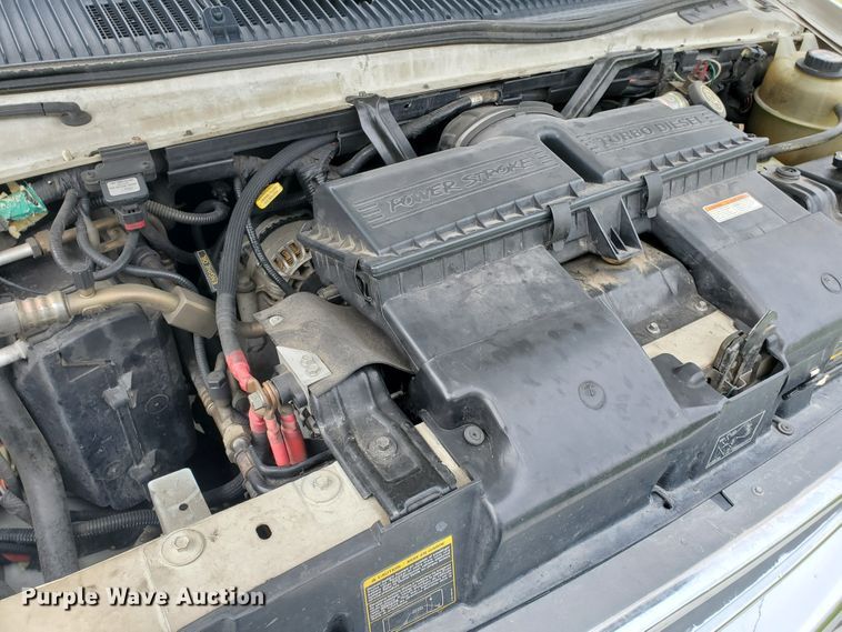 image for item DF7532 2000 Ford Econoline E450 Super Duty  ambulance