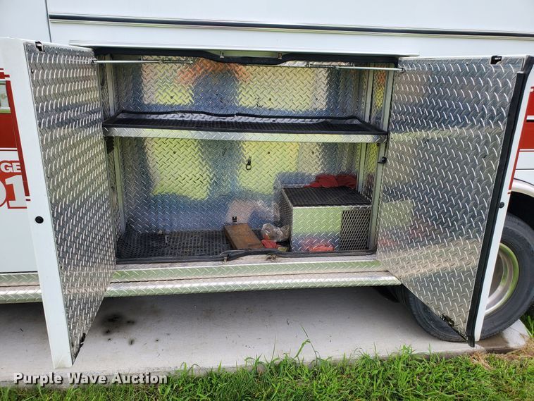 image for item DF7532 2000 Ford Econoline E450 Super Duty  ambulance