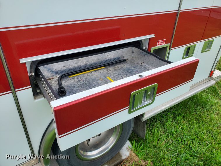 image for item DF7532 2000 Ford Econoline E450 Super Duty  ambulance