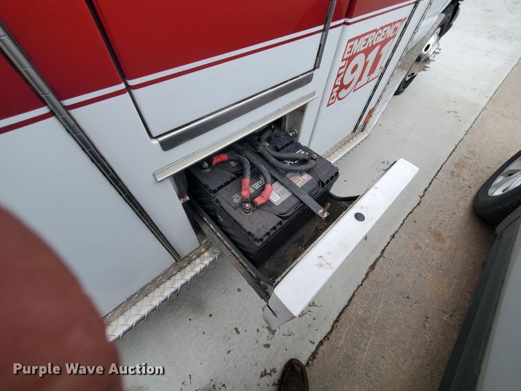 image for item DF7532 2000 Ford Econoline E450 Super Duty  ambulance