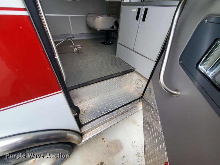 image for item DF7532 2000 Ford Econoline E450 Super Duty  ambulance